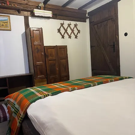 Vera Villa *